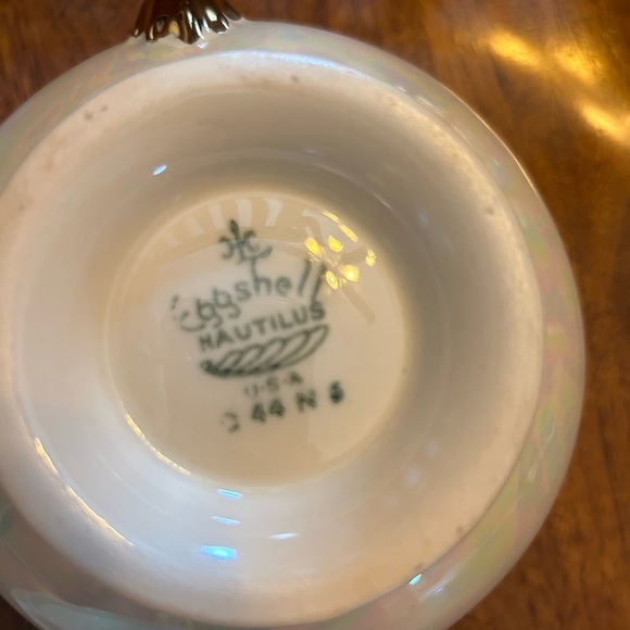 Vintage Nautilus Eggshell Iridescent Creamer & Sugar Set - Picture 2 of 11